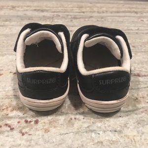 Surprize by Stride Rite 🖤 size 5